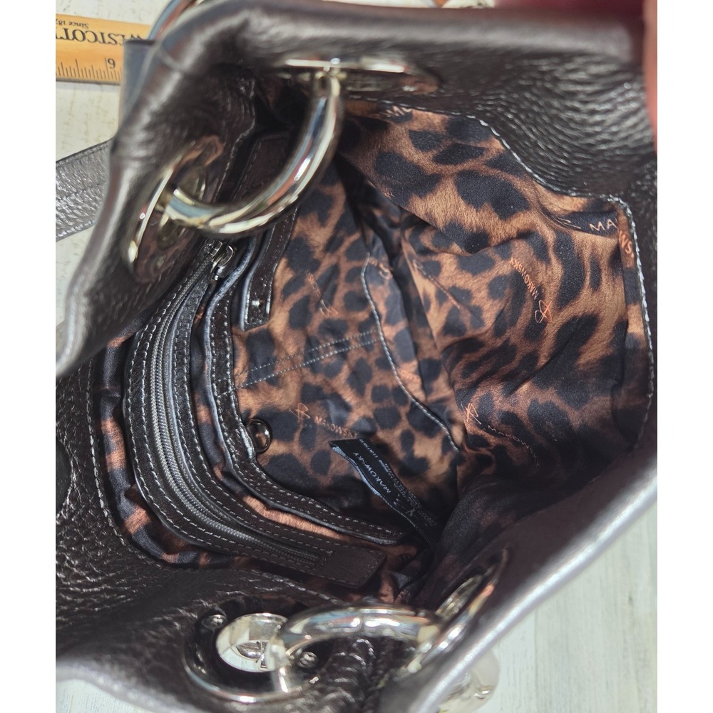 B. Makowsky Metallic Silver Pebbled Leather Crossbody Shoulder Bag Purse - Picture 13 of 16